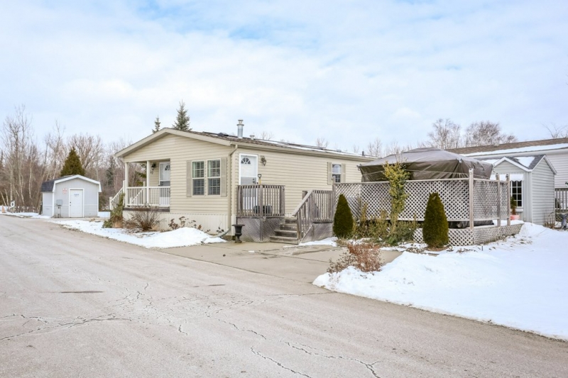 20 Water Street • Mini Lakes